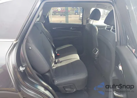 2019 Kia Sorento 3.3L S из США, поврежденный, VIN 5XYPG4A5XKG603191